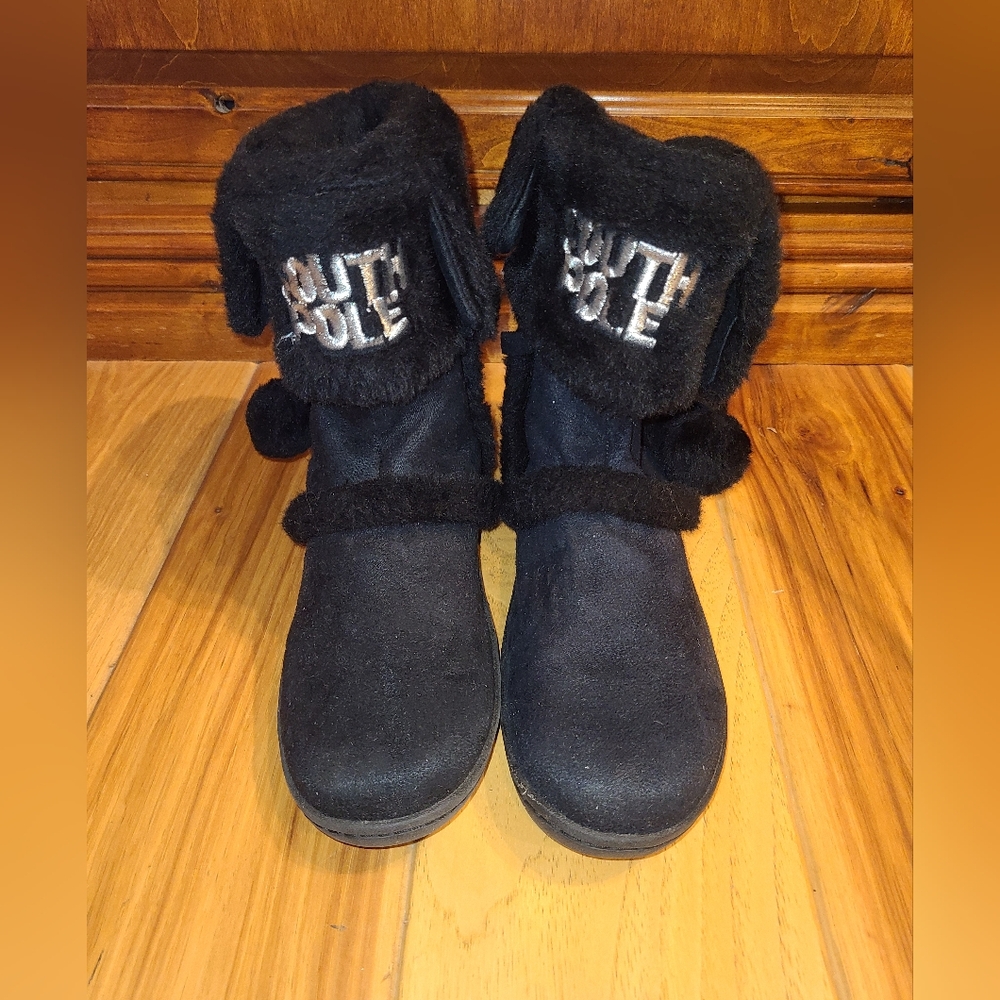 South Pole Pom Pom Tassel Designer Black Ugg like winter Shearling Boots Size 9